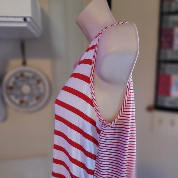 cha cha vente Red and White Striped Sleeveless Tank Top/Blouse Size Large - Picture 4 of 9